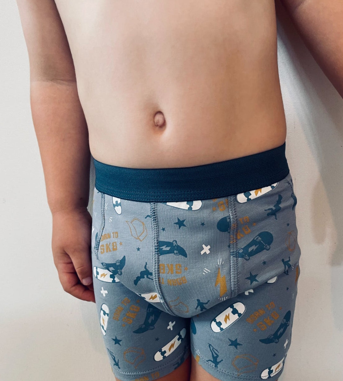 Child wearing Snazzi Pants Nights Trainers - Skater